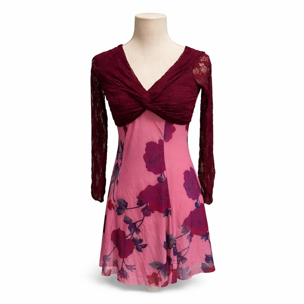 NWT Kimchi Blue Urban Outfitters Sydney Off-The-Shoulder Lace Floral Mini Dress